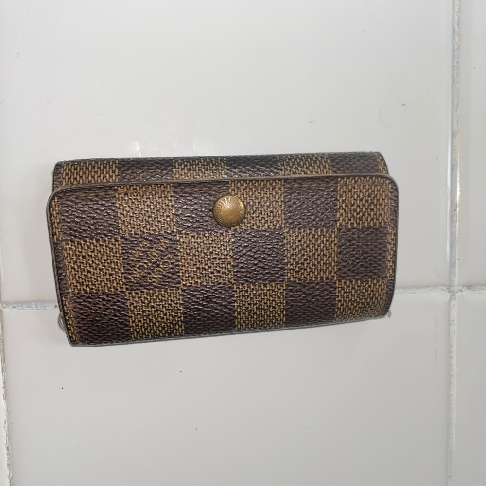 Louis Vuitton 4 key holder wallet damier ebene